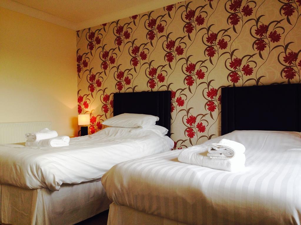 The Cardinals Hatt Ltd Motel Saltash Room photo
