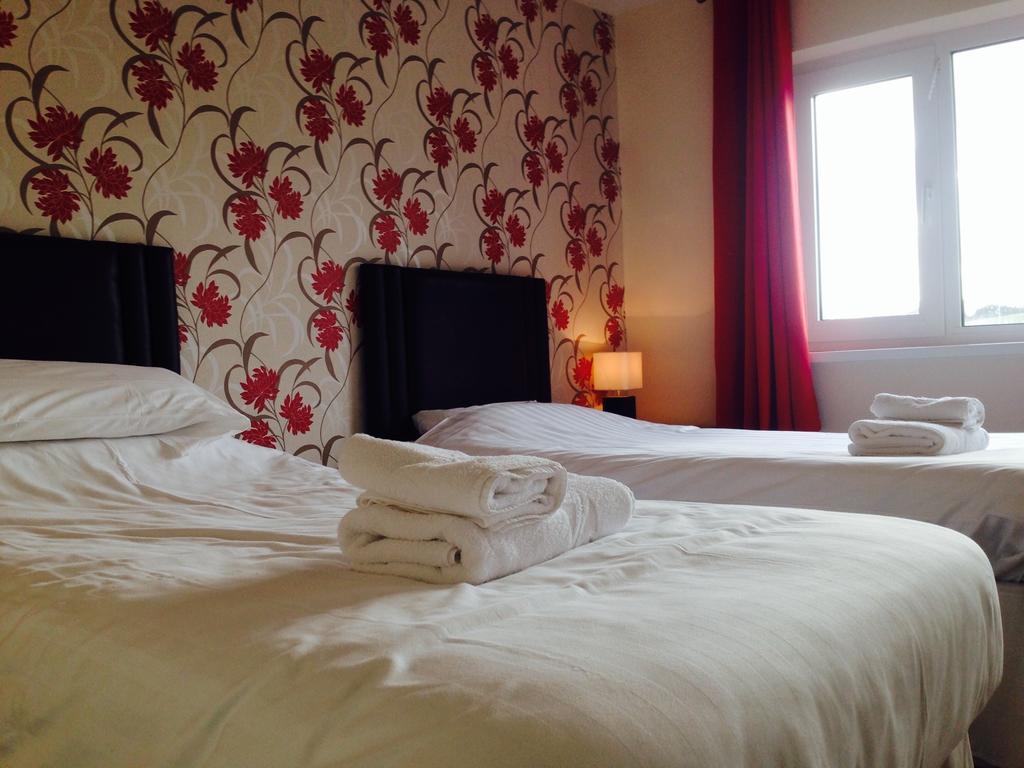 The Cardinals Hatt Ltd Motel Saltash Room photo