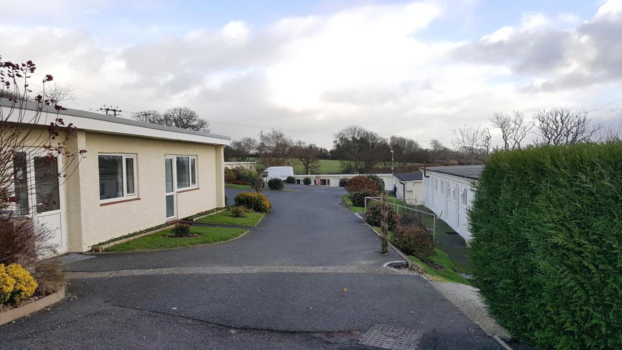 The Cardinals Hatt Ltd Motel Saltash Exterior photo