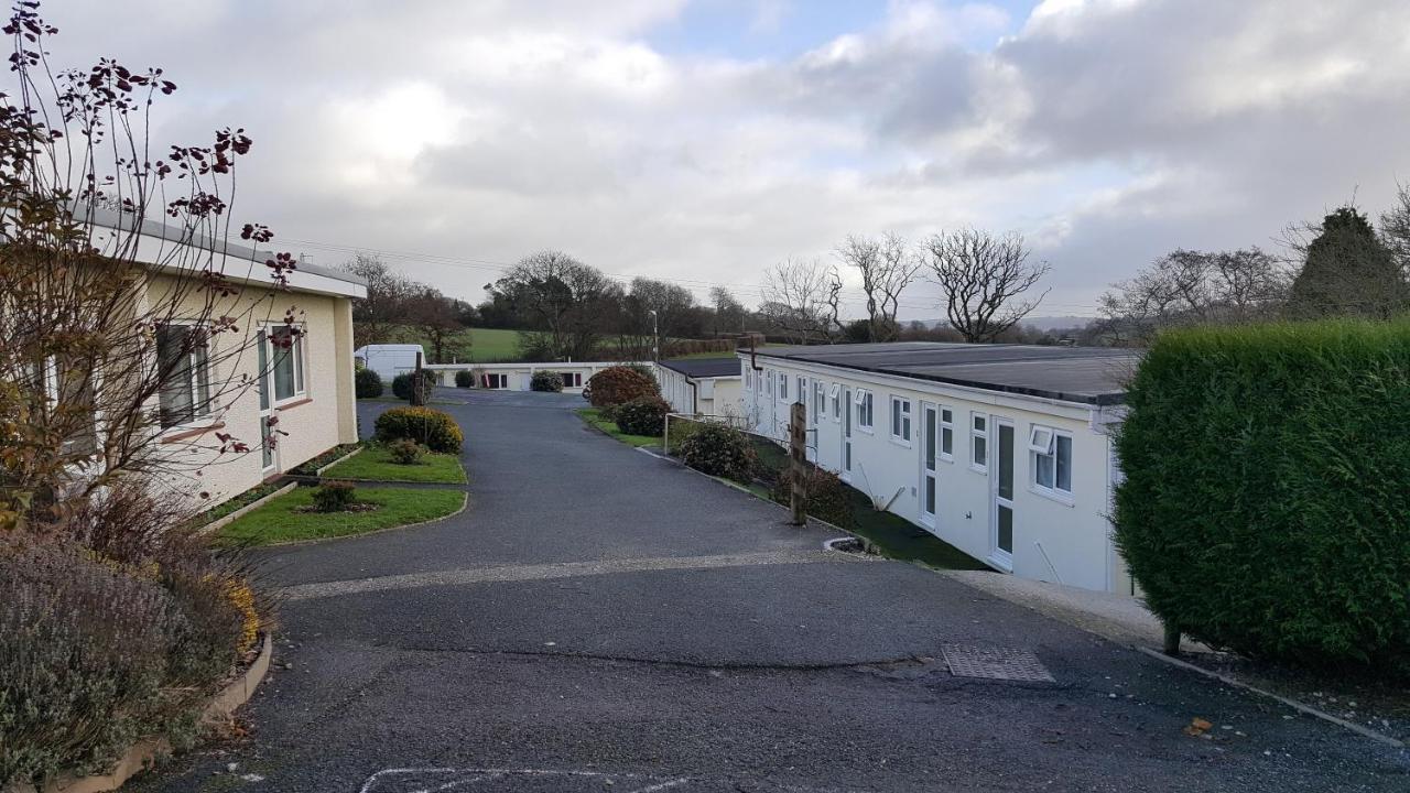 The Cardinals Hatt Ltd Motel Saltash Exterior photo